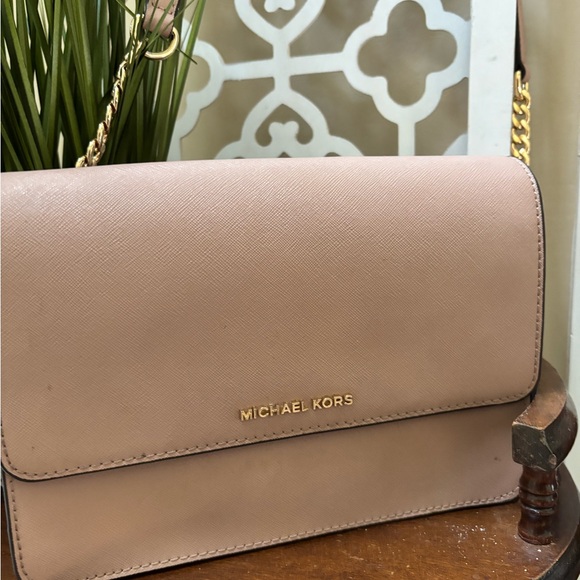 Michael Kors Handbags - Michael Kors Daniela Pink Saffiano Leather Crossbody Bag